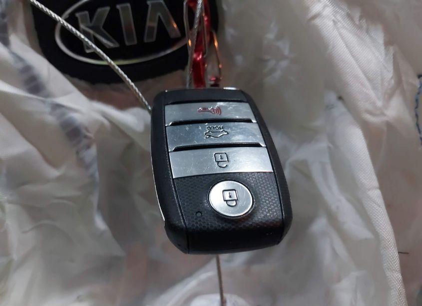 Photo 11 of 2019 Kia Optima S (VIN 5XXGT4L32KG314544)