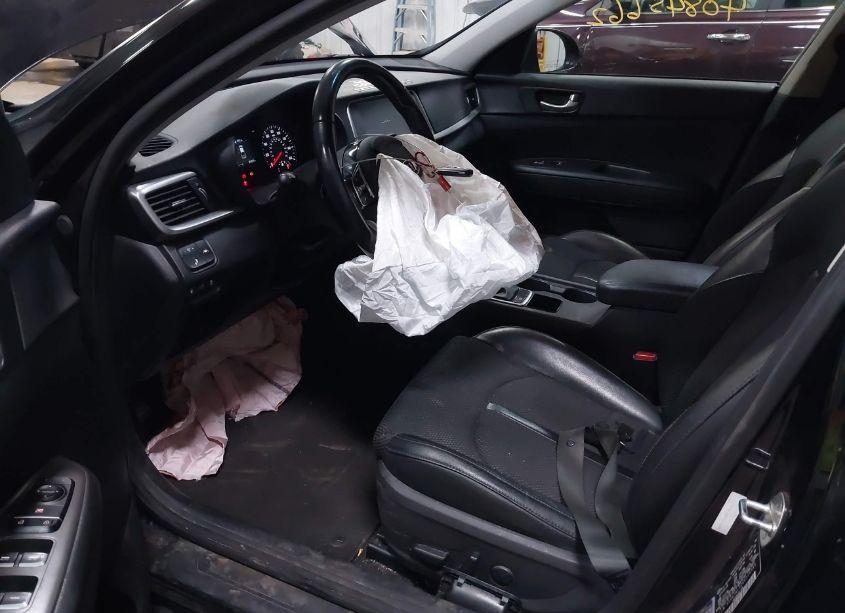 Photo 5 of 2019 Kia Optima S (VIN 5XXGT4L32KG314544)