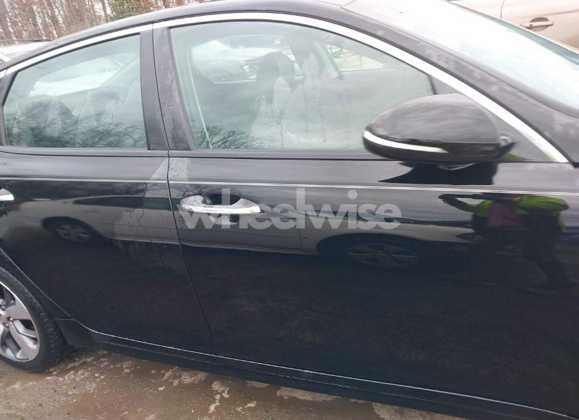 Photo 13 of 2019 Kia Optima S (VIN 5XXGT4L32KG329805)