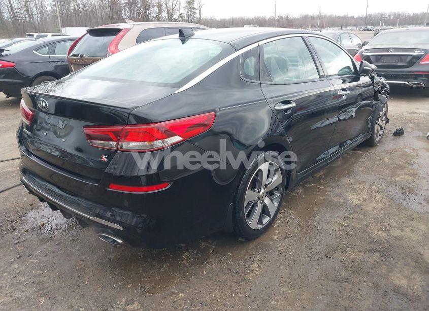 Photo 4 of 2019 Kia Optima S (VIN 5XXGT4L32KG329805)