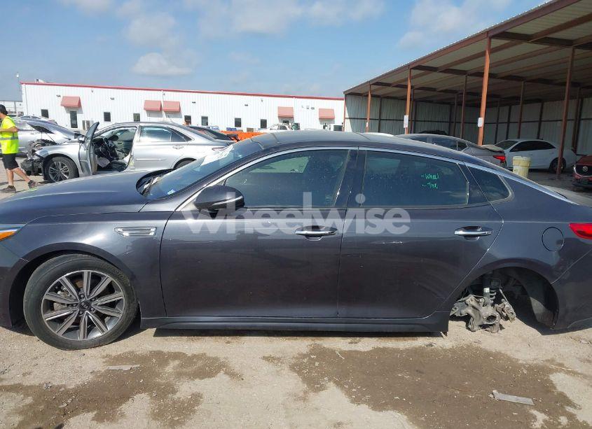 Photo 14 of 2019 Kia Optima LX (VIN 5XXGT4L32KG330324)