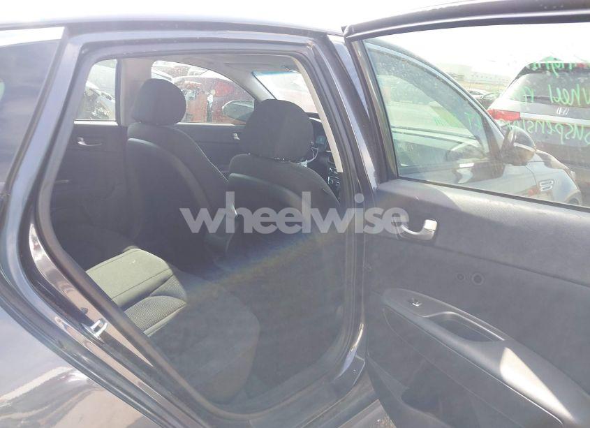 Photo 8 of 2019 Kia Optima LX (VIN 5XXGT4L32KG330324)