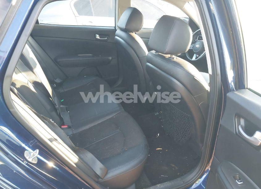 Photo 8 of 2019 Kia Optima S (VIN 5XXGT4L32KG331117)