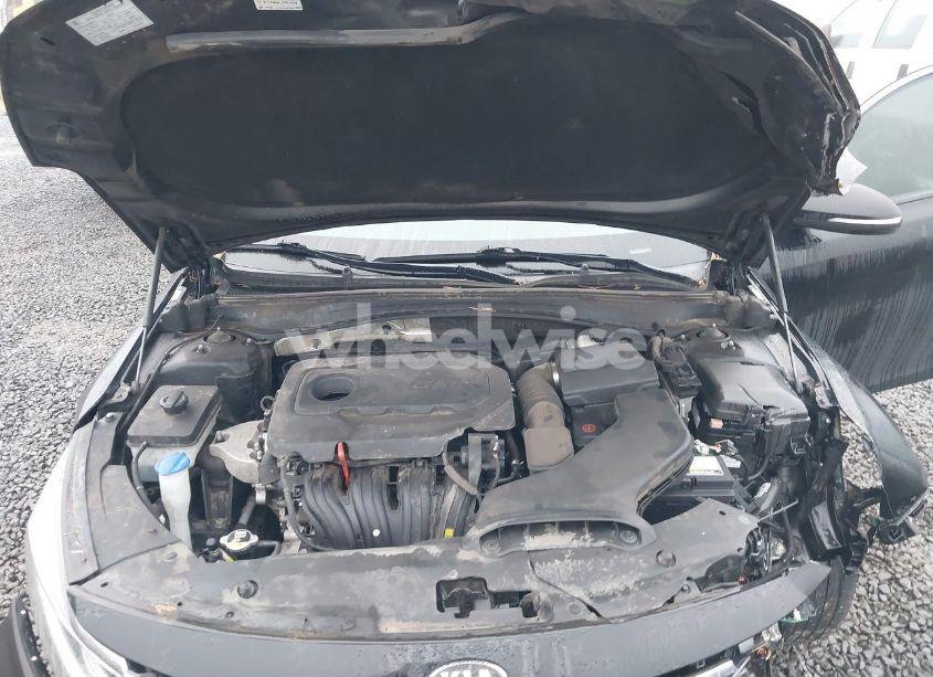 Photo 10 of 2019 Kia Optima LX (VIN 5XXGT4L32KG332672)