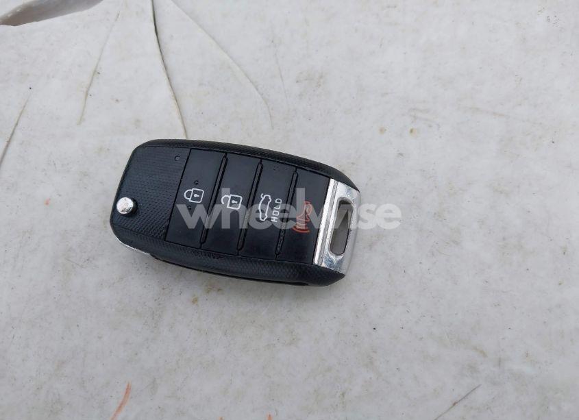 Photo 11 of 2019 Kia Optima LX (VIN 5XXGT4L32KG332672)