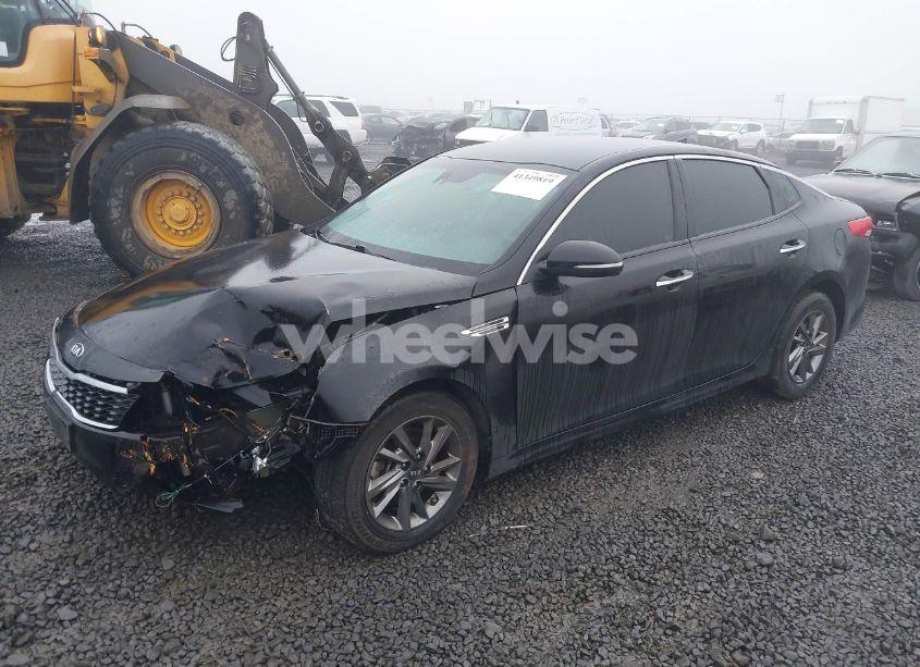 Photo 2 of 2019 Kia Optima LX (VIN 5XXGT4L32KG332672)