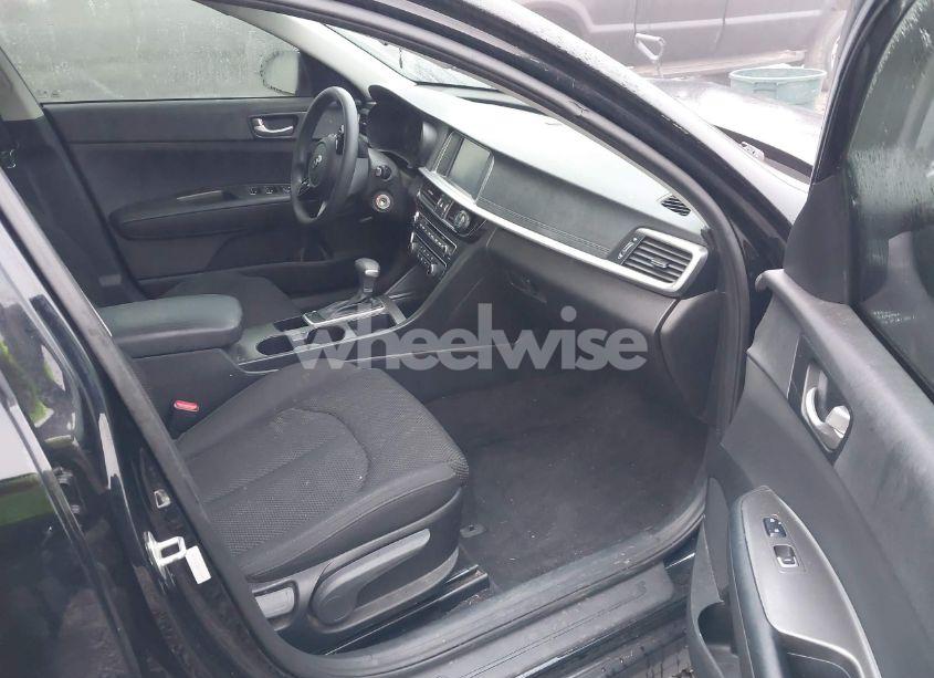 Photo 5 of 2019 Kia Optima LX (VIN 5XXGT4L32KG332672)