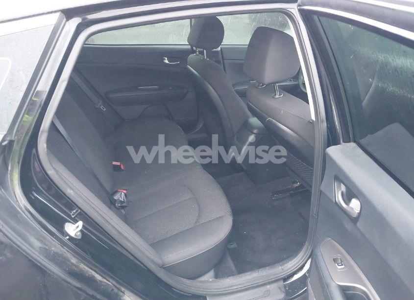 Photo 8 of 2019 Kia Optima LX (VIN 5XXGT4L32KG332672)