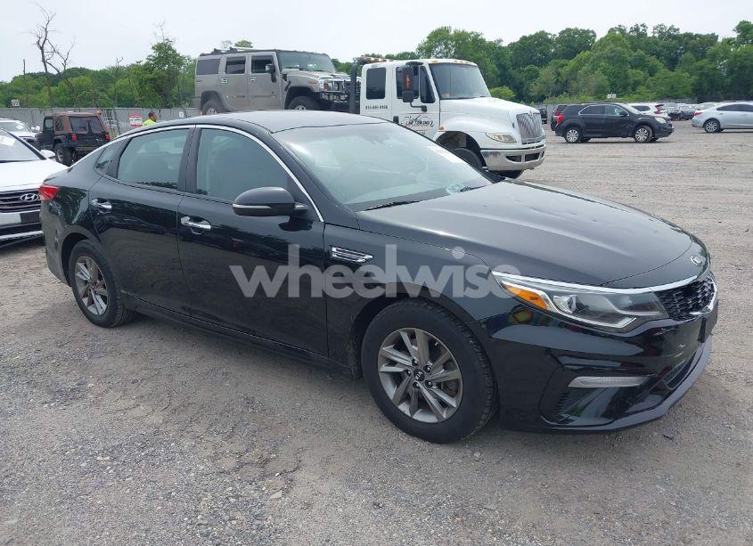2019 Kia Optima LX (VIN 5XXGT4L32KG332719) main photo