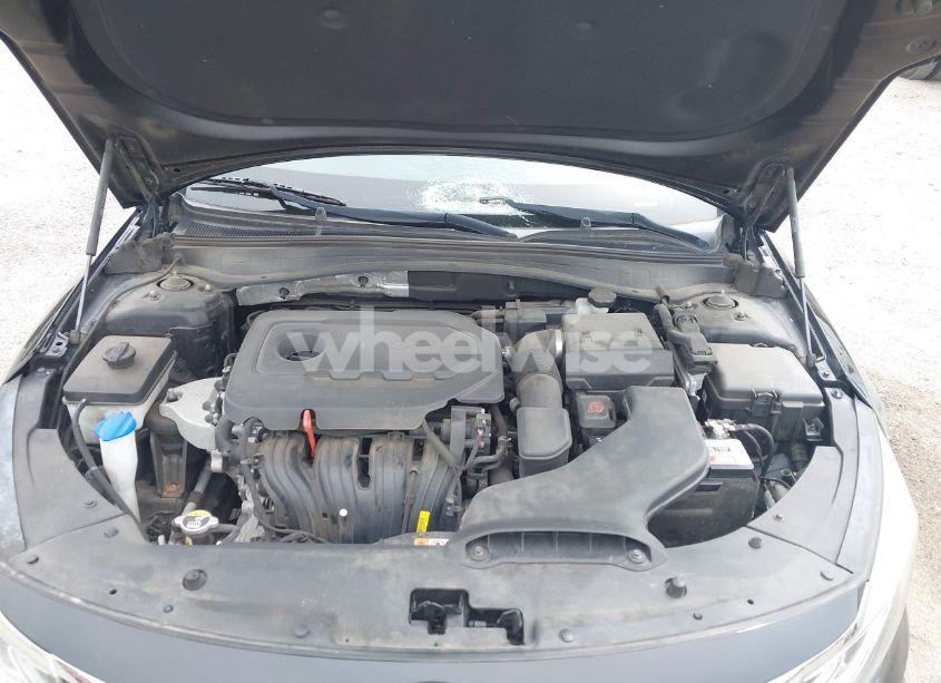 Photo 10 of 2019 Kia Optima LX (VIN 5XXGT4L32KG332719)