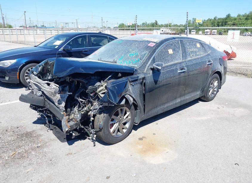 Photo 2 of 2019 Kia Optima LX (VIN 5XXGT4L32KG339153)