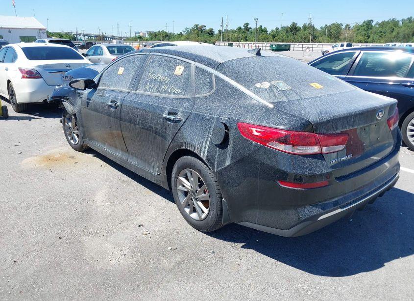 Photo 3 of 2019 Kia Optima LX (VIN 5XXGT4L32KG339153)