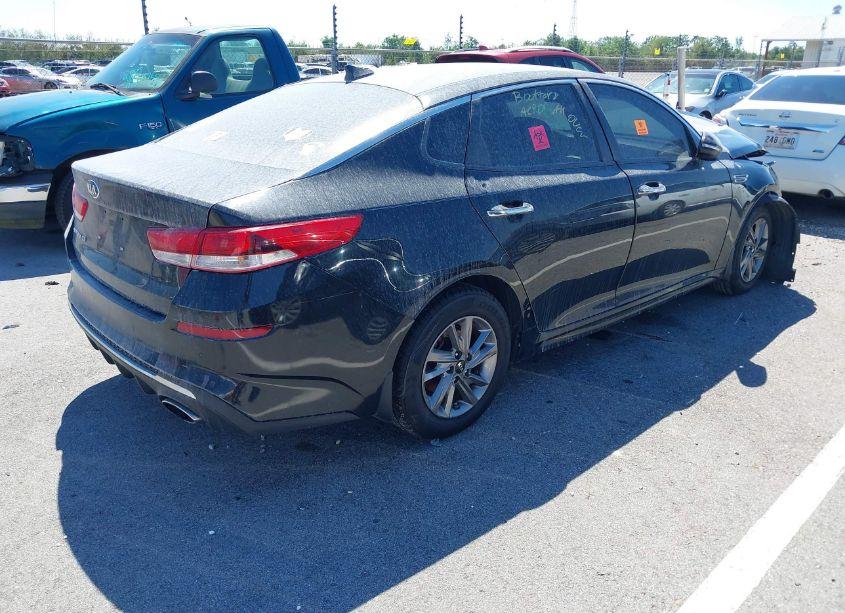 Photo 4 of 2019 Kia Optima LX (VIN 5XXGT4L32KG339153)