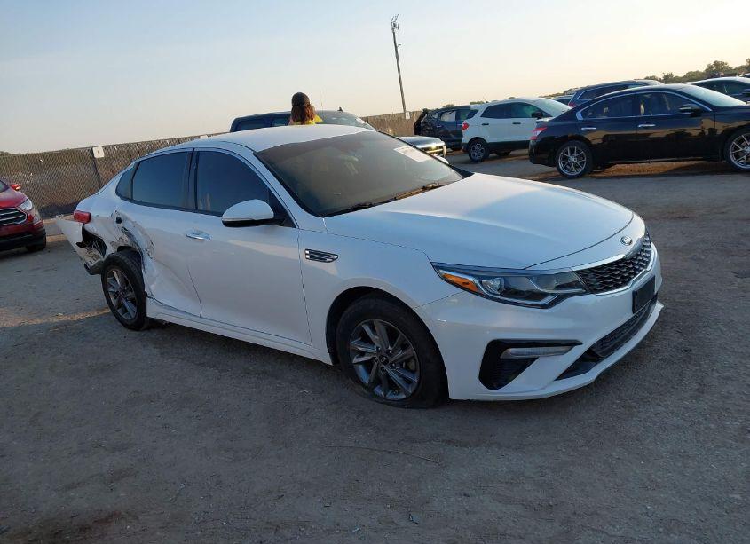2019 Kia Optima LX (VIN 5XXGT4L32KG343235) main photo