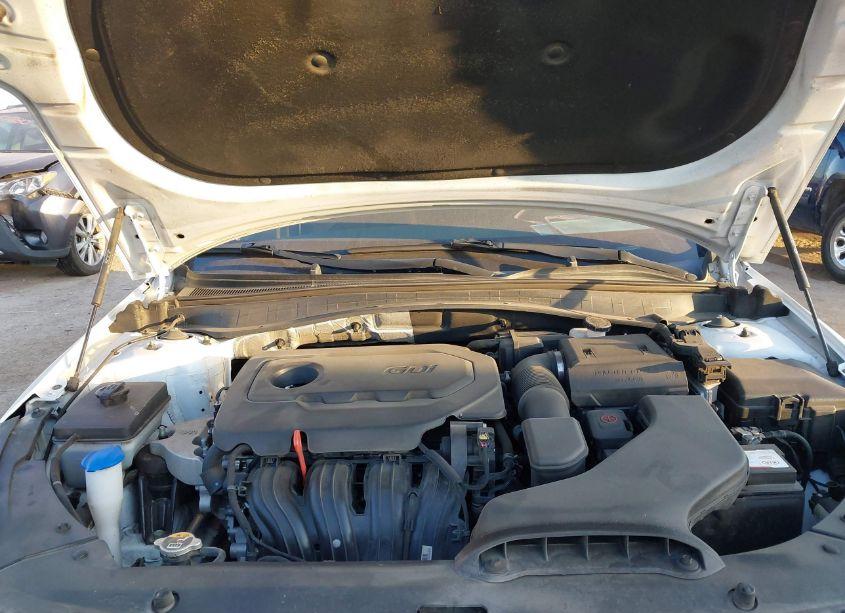 Photo 10 of 2019 Kia Optima LX (VIN 5XXGT4L32KG343235)