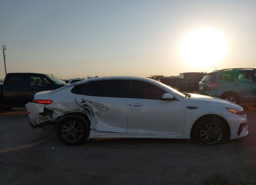 Photo 13 of 2019 Kia Optima LX (VIN 5XXGT4L32KG343235)
