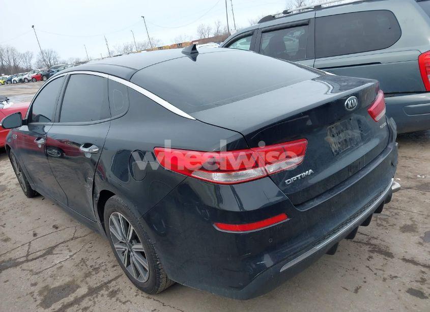 Photo 3 of 2019 Kia Optima LX (VIN 5XXGT4L32KG352985)