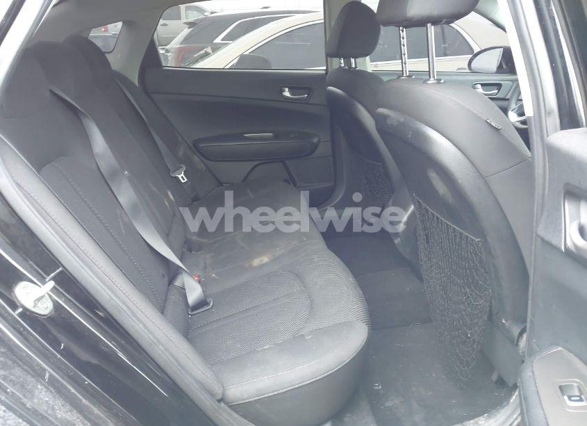 Photo 8 of 2019 Kia Optima LX (VIN 5XXGT4L32KG352985)