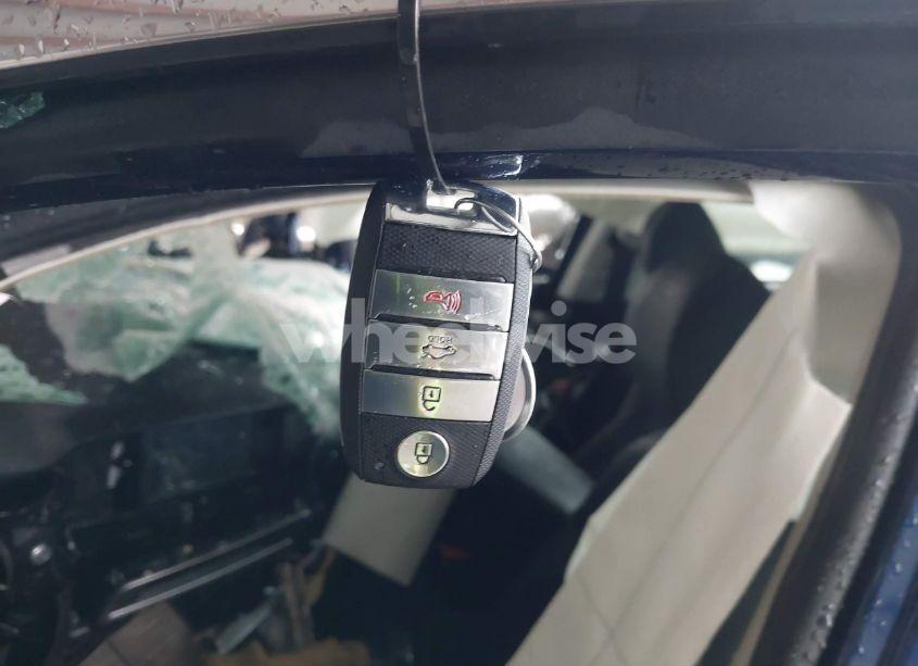 Photo 11 of 2019 Kia Optima S (VIN 5XXGT4L32KG353747)