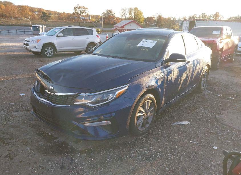 Photo 2 of 2019 Kia Optima LX (VIN 5XXGT4L32KG359306)
