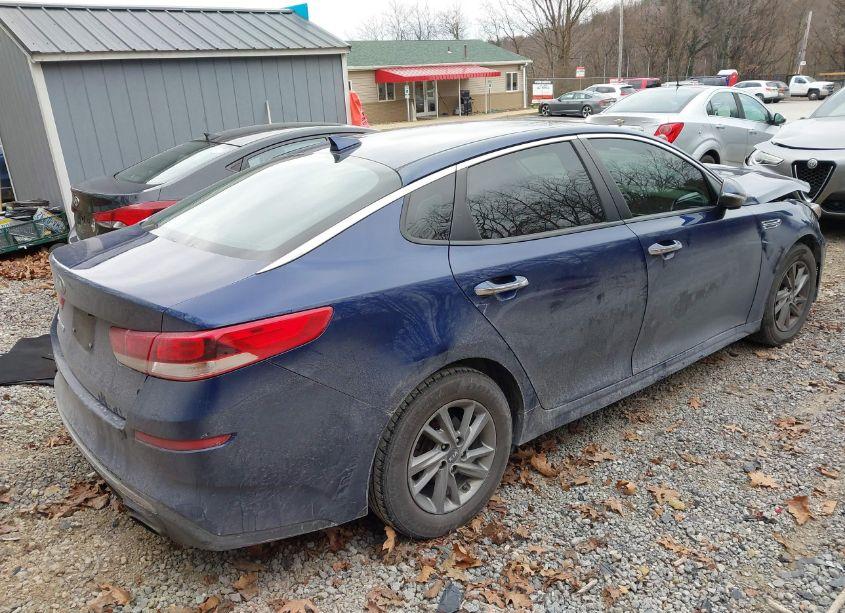 Photo 4 of 2019 Kia Optima LX (VIN 5XXGT4L32KG364120)