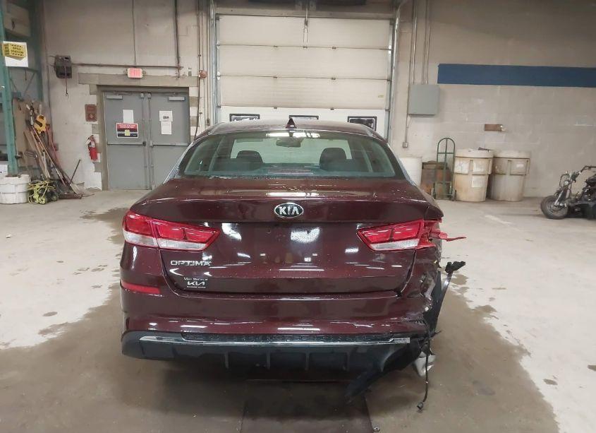 Photo 16 of 2019 Kia Optima LX (VIN 5XXGT4L32KG370435)