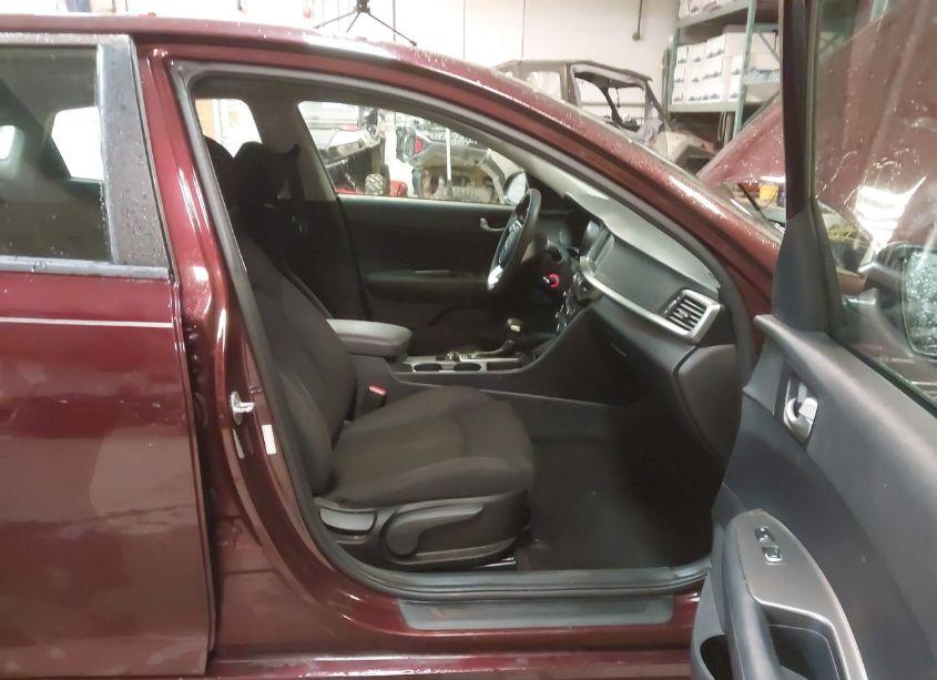 Photo 5 of 2019 Kia Optima LX (VIN 5XXGT4L32KG370435)