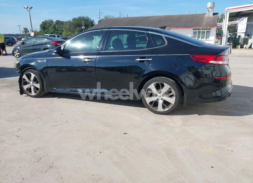 Photo 3 of 2019 Kia Optima S (VIN 5XXGT4L32KG372587)
