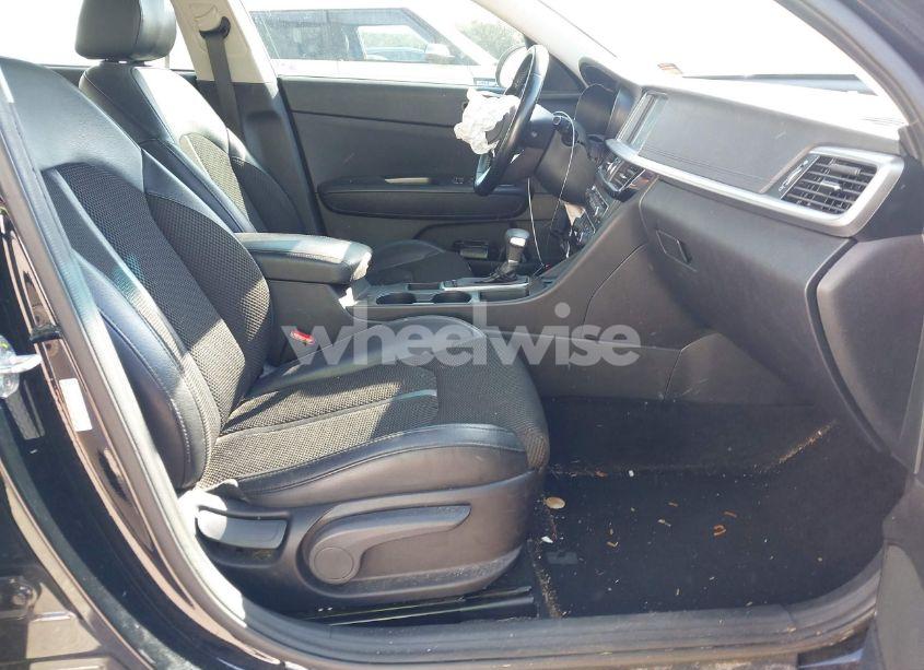 Photo 5 of 2019 Kia Optima S (VIN 5XXGT4L32KG372587)