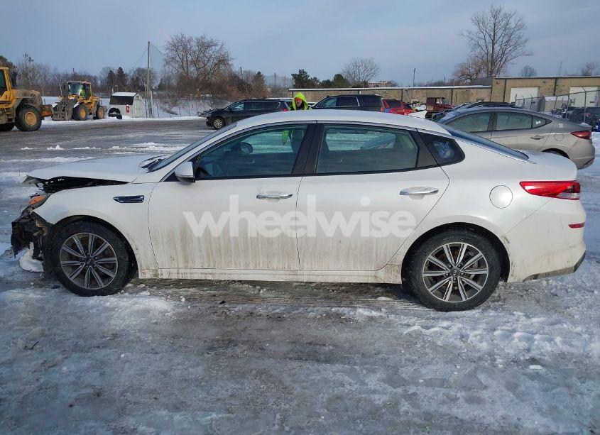 Photo 14 of 2019 Kia Optima LX (VIN 5XXGT4L32KG376624)