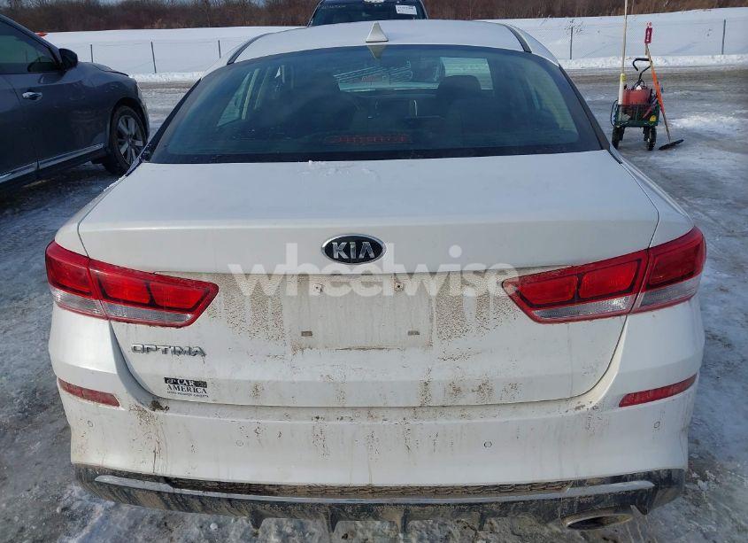 Photo 16 of 2019 Kia Optima LX (VIN 5XXGT4L32KG376624)