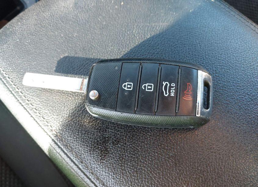 Photo 11 of 2020 Kia Optima LX (VIN 5XXGT4L32LG385583)