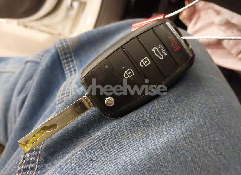 Photo 11 of 2020 Kia Optima LX (VIN 5XXGT4L32LG394087)