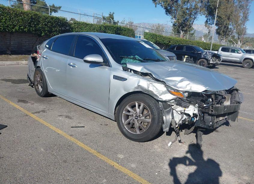 2020 Kia Optima LX (VIN 5XXGT4L32LG400079) main photo