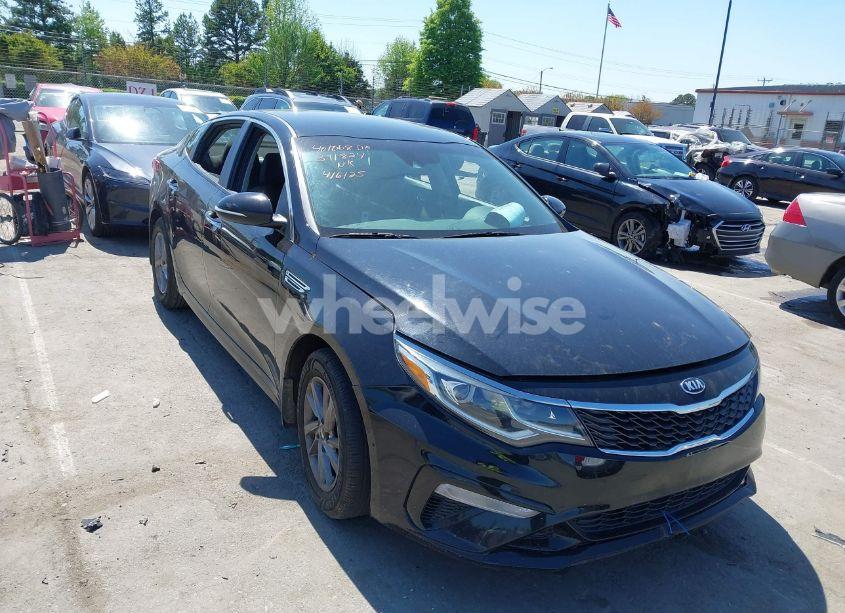 2020 Kia Optima LX (VIN 5XXGT4L32LG401068) main photo