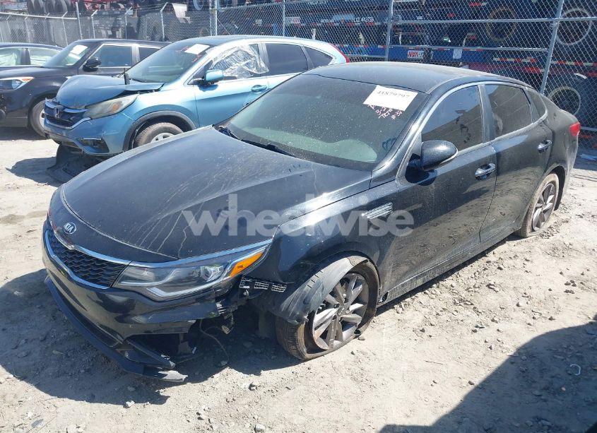 Photo 2 of 2020 Kia Optima LX (VIN 5XXGT4L32LG421062)