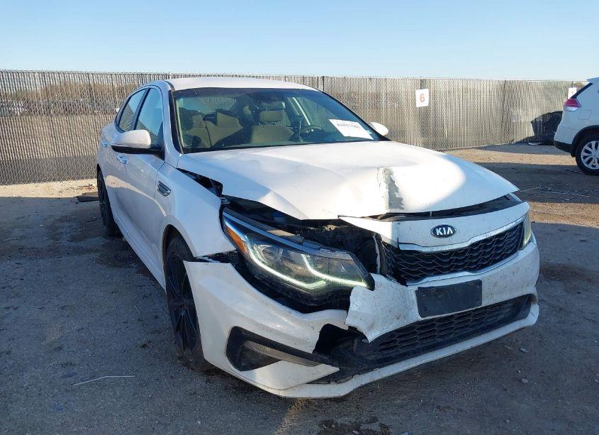 2020 Kia Optima LX (VIN 5XXGT4L32LG428447) main photo