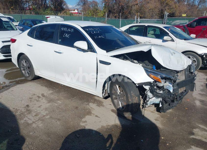2020 Kia Optima LX (VIN 5XXGT4L32LG431087) main photo