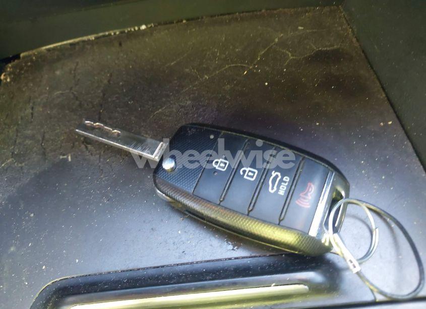 Photo 11 of 2020 Kia Optima LX (VIN 5XXGT4L32LG431087)