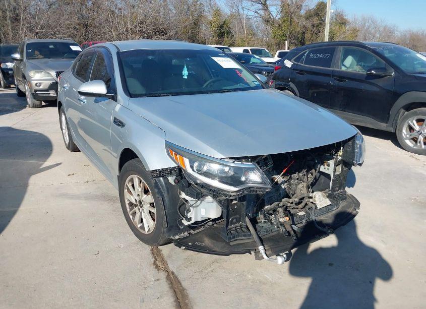 2016 Kia Optima LX (VIN 5XXGT4L33GG009724) main photo