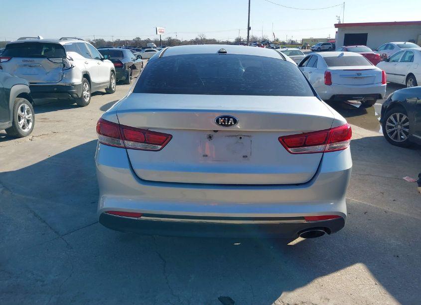 Photo 16 of 2016 Kia Optima LX (VIN 5XXGT4L33GG009724)