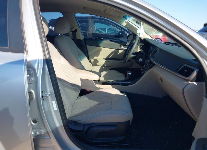 Photo 5 of 2016 Kia Optima LX (VIN 5XXGT4L33GG009724)
