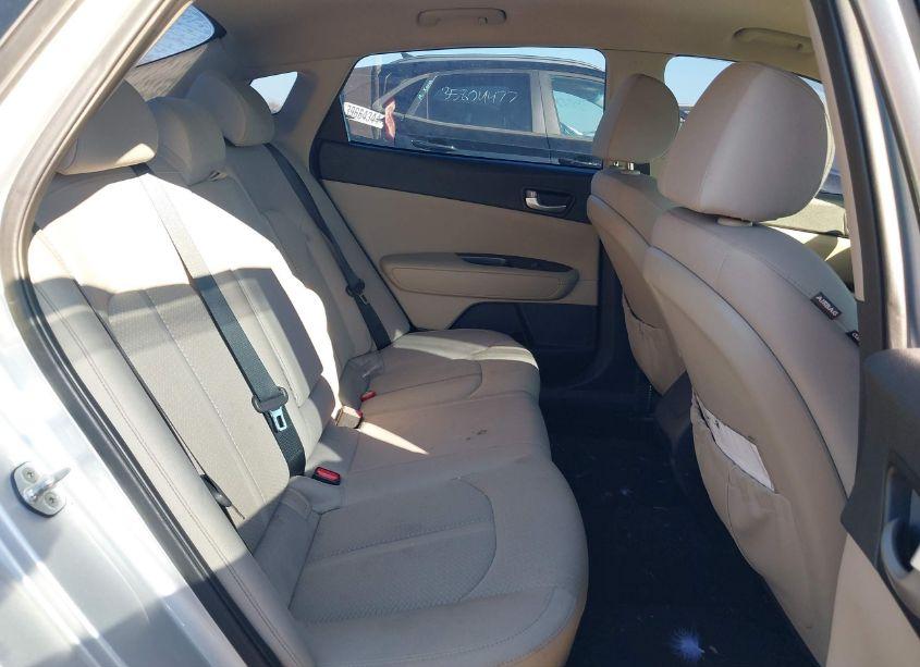 Photo 8 of 2016 Kia Optima LX (VIN 5XXGT4L33GG009724)