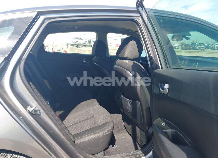 Photo 8 of 2016 Kia Optima LX (VIN 5XXGT4L33GG025549)