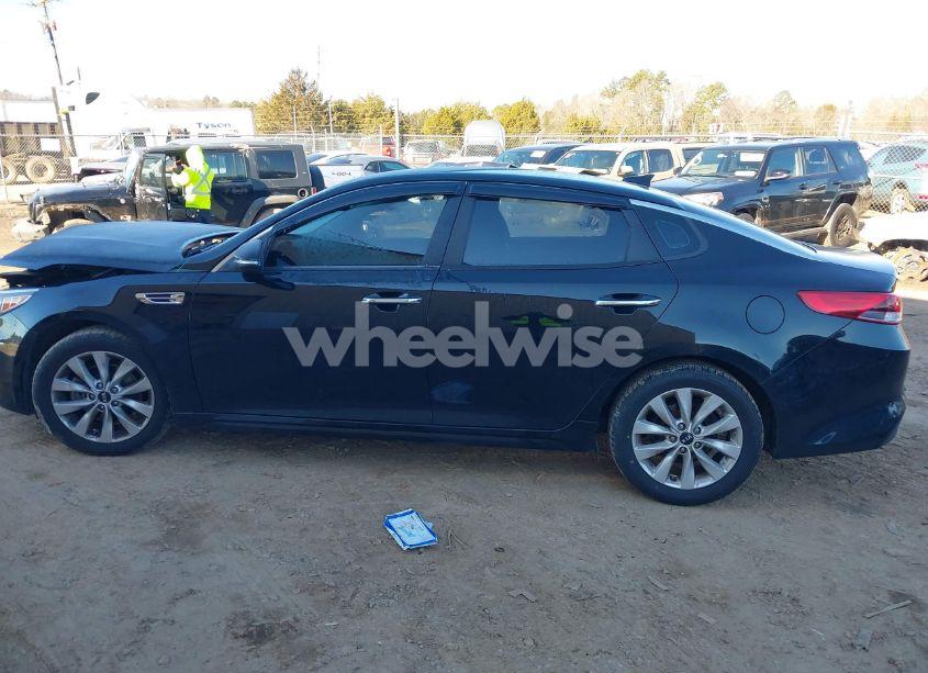 Photo 13 of 2016 Kia Optima LX (VIN 5XXGT4L33GG036874)