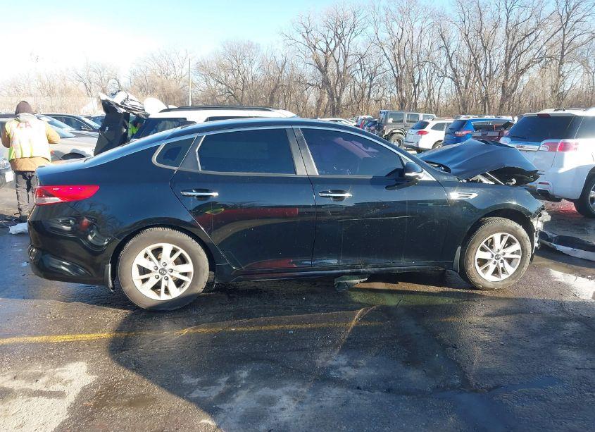 Photo 13 of 2016 Kia Optima LX (VIN 5XXGT4L33GG048443)