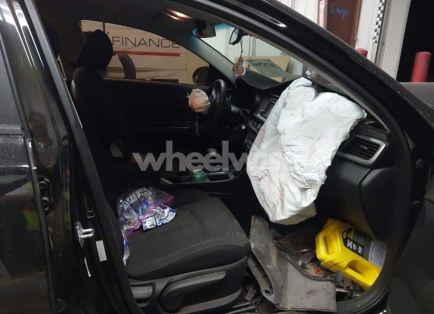 Photo 5 of 2016 Kia Optima LX (VIN 5XXGT4L33GG053366)