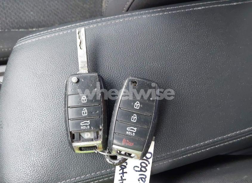 Photo 11 of 2016 Kia Optima LX (VIN 5XXGT4L33GG088604)