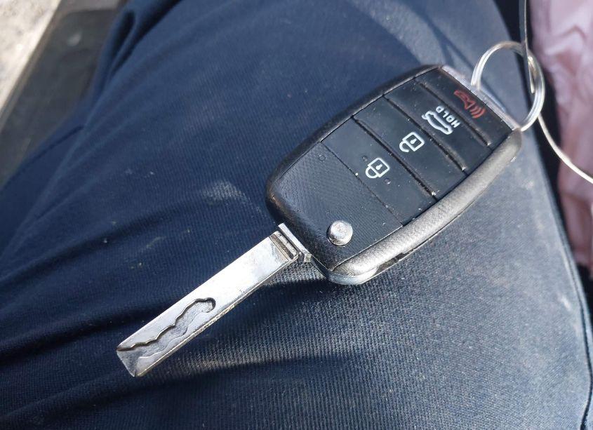 Photo 11 of 2016 Kia Optima LX (VIN 5XXGT4L33GG100301)