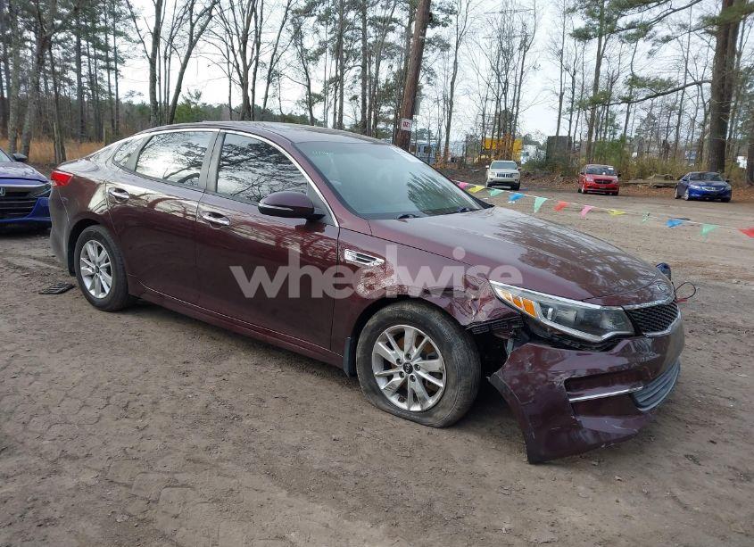 2016 Kia Optima LX (VIN 5XXGT4L33GG103229) main photo